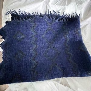 Aritzia blanket scarf